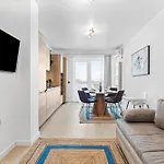 Rocco In Odyssey Pool & Apartament Năvodari