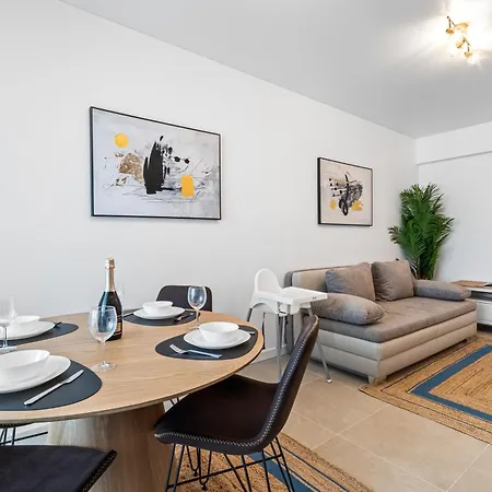 Rocco In Odyssey Indoor Pool & Năvodari