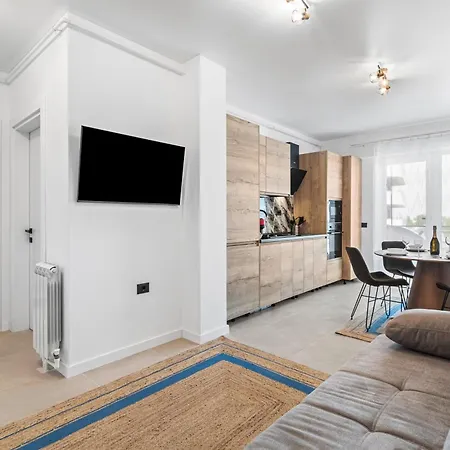 Rocco In Odyssey Indoor Pool & *